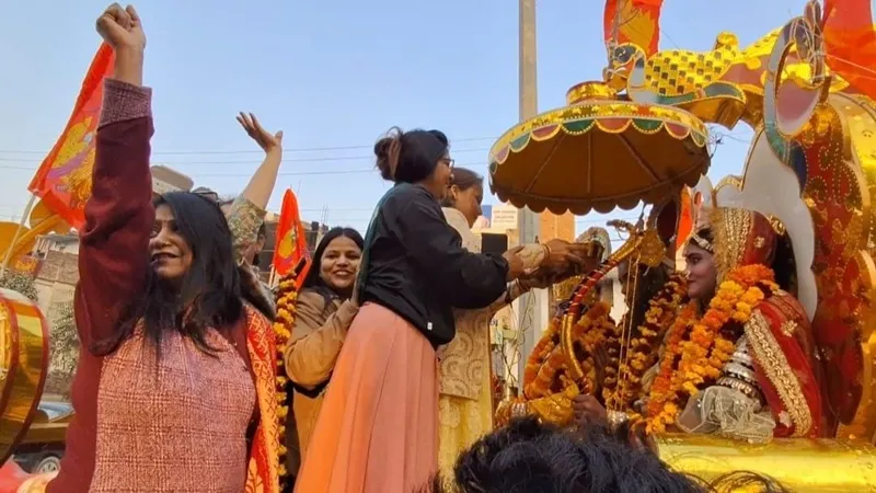 प्रयागराज: प्राण प्रतिष्ठा के साथ राम रंग में सराबोर हुई संगम नगरी, राम नाम में डूबे लोग