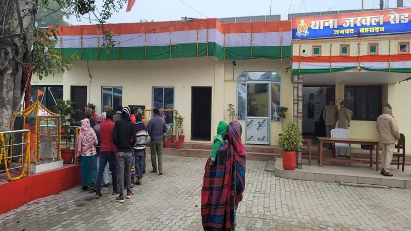 बहराइच: आठ वर्षीया बच्ची की सजगता से बची इज्जत, टाफी खिलाने के बहाने युवक खेत में लेकर करने लगा था गंदा काम