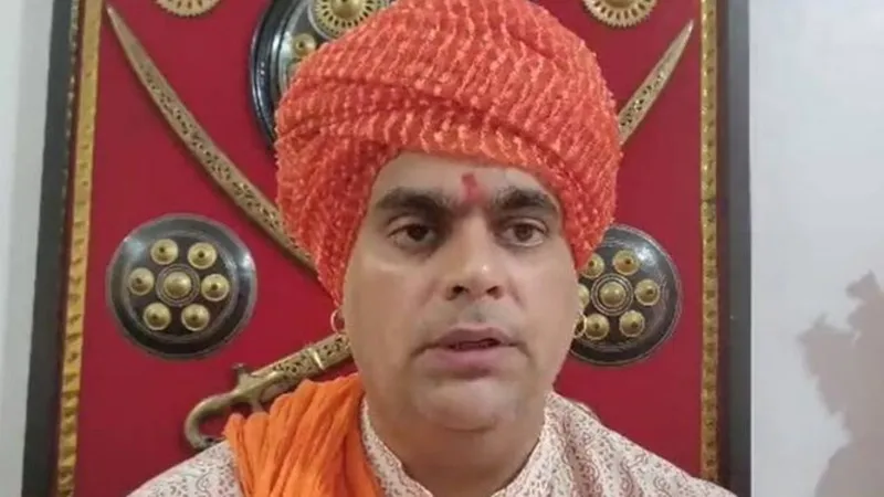 Gyanvapi Case: चक्रपाणि महाराज की अपील- हिन्दुओं के मंदिर उन्हें सौंप दें मुस्लिम पक्षकार