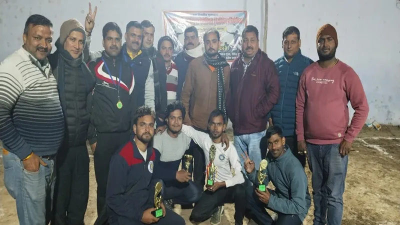 बहराइच: बैडमिंटन प्रतियोगिता के एकल में शानू ने मारी बाजी तो युगल में विकास और पीयूष ने फहराया पर परचम 