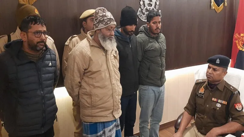 आजमगढ़ पुलिस ने हवाला कारोबार से जुड़े पांच लोगों को किया गिरफ्तार, 50 लाख रुपए बरामद