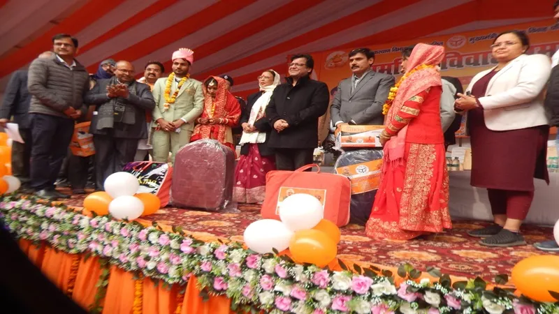 हरदोई: 848 जोड़ों ने डाली वरमाला, 37 ने एक दूजे संग निकाह किया कुबूल, मंत्री और अधिकारियों ने बरसाए फूल