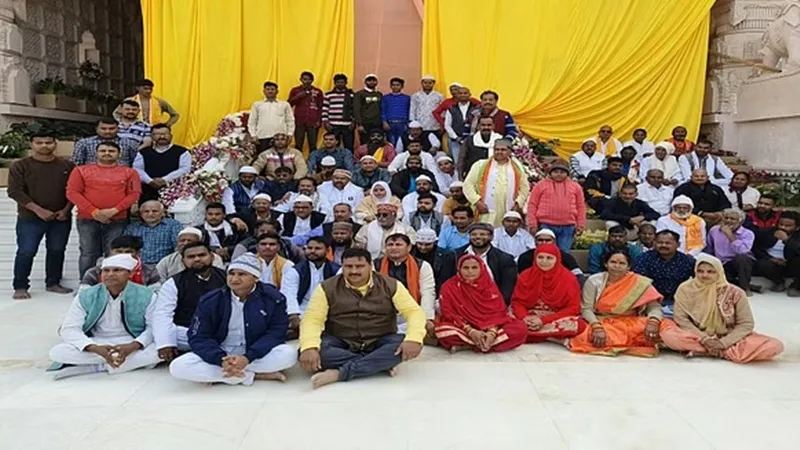 लखनऊ से पैदल चलकर अयोध्या पहुंचे 350 मुस्लिम रामभक्त, राम मंदिर में किए रामलला के दर्शन