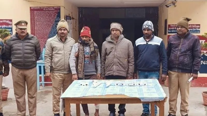 अमेठी: पुलिस मुठभेड़ में तीन शातिर चोर गिरफ्तार, गोली लगने से एक घायल