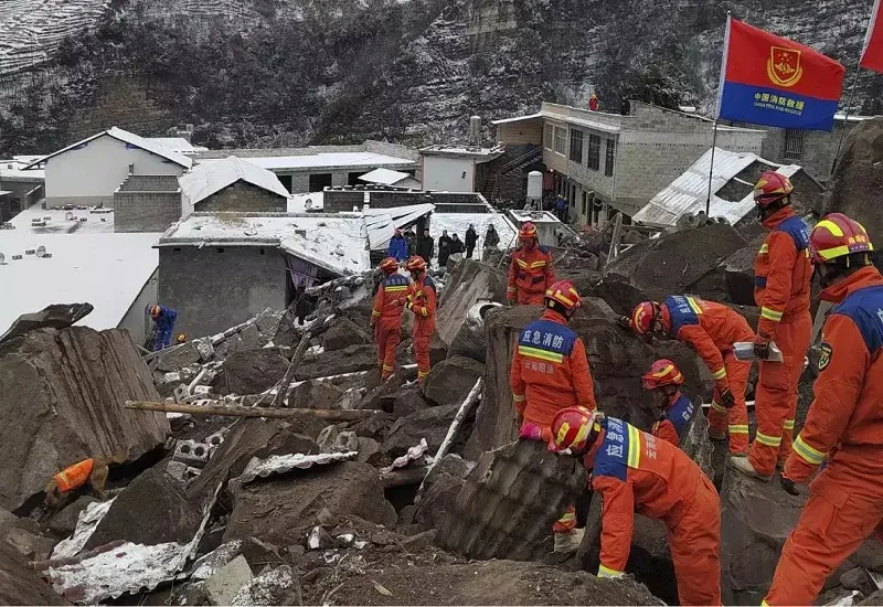 चीन के युन्नान प्रांत में भूस्खलन, आठ लोगों की मौत...बचाव कार्य जारी 