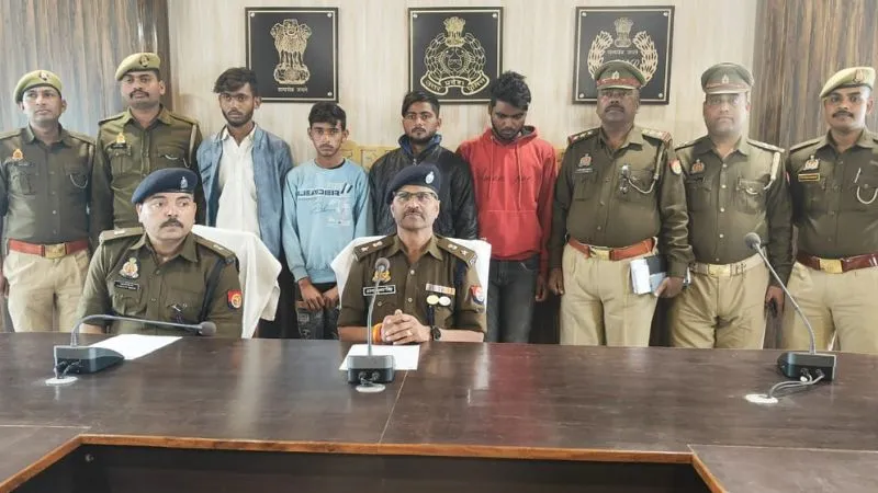 Chitrakoot: भीड़भाड़ वालों स्थानों से बाइक चुराने वाले गिरोह का पर्दाफाश... चार आरोपी गिरफ्तार