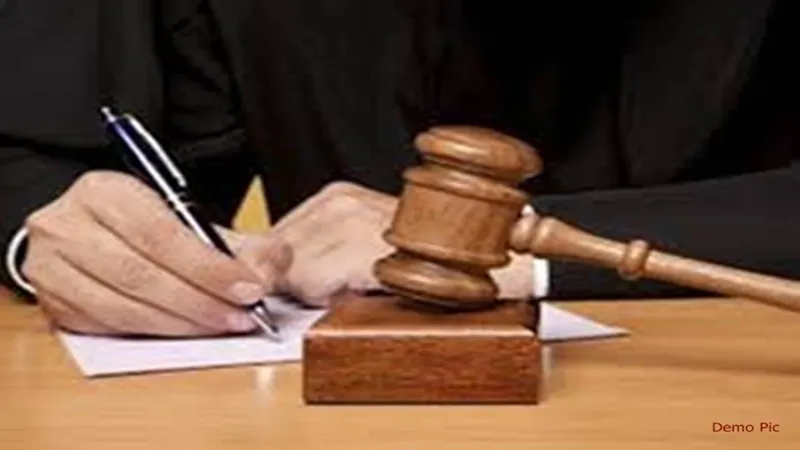 हरदोई: हाईकोर्ट ने केस खारिज करते हुए डीएम और एसपी पर लगाया 2-2 लाख का जुर्माना, जानें मामला