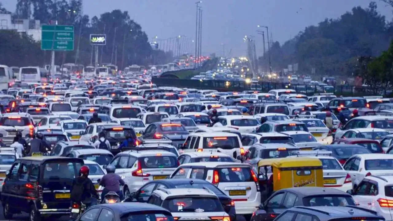 बरेली: शहर की सड़कें ही नहीं... ट्रैफिक पुलिस का सिस्टम भी जाम