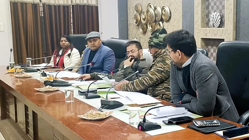 मुरादाबाद : बायोमेडिकल कचरे के निस्तारण में ढिलाई बर्दाश्त नहीं, डीएम ने जताई नाराजगी 