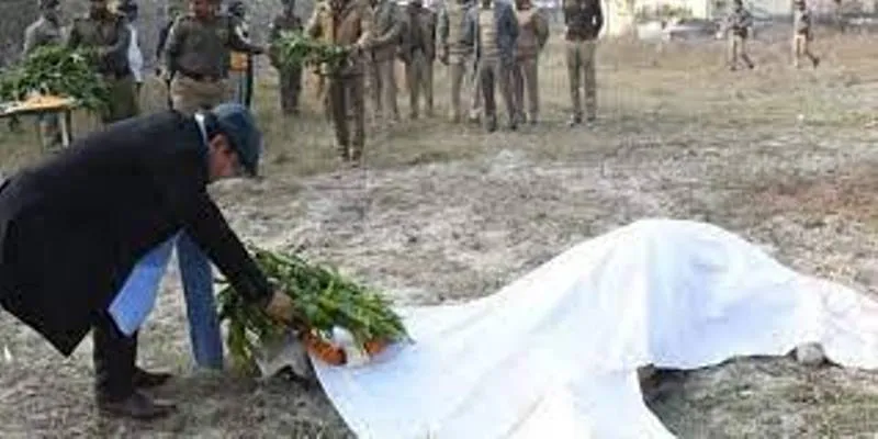 हरिद्वार: लैमिनाईटिस रोग से ग्रसित वीरू ने छोड़ा पुलिस का साथ, अधिकारियों ने राजकीय सम्मान के साथ दी अंतिम विदाई