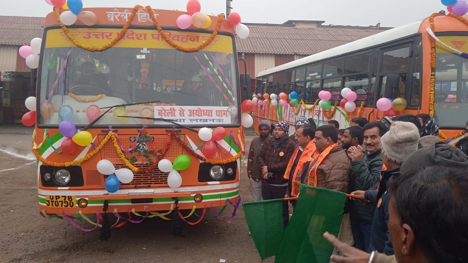 बरेली से अयोध्या धाम के लिए सीधे बस सेवा शुरू, कैंट विधायक ने दिखाई हरी झंडी