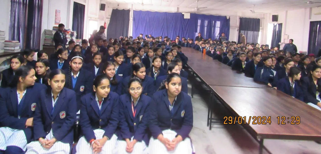 शाहजहांपुर: विद्यार्थियों ने पीएम मोदी से जाना बोर्ड परीक्षा में कैसे रहें तनावमुक्त