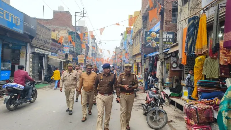 Ayodhya Ram Mandir: अयोध्या में प्राण प्रतिष्ठा को लेकर जिले में अलर्ट जारी, पुलिस ने की पैदल गश्त, एसपी बोले- सोशल मीडिया में रखी जा रही नजर