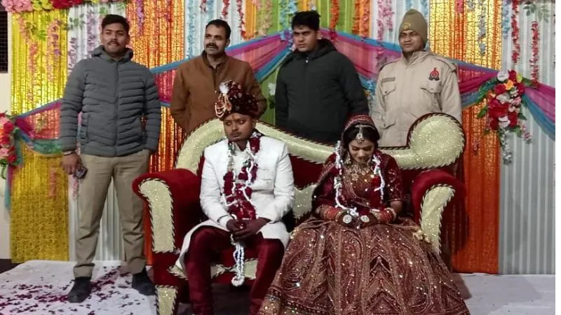 Fatehpur News: अगवानी के बाद डांस को लेकर हुआ विवाद… दूल्हा परिजन समेत हुआ फरार, पुलिस ने ऐसे मनाया