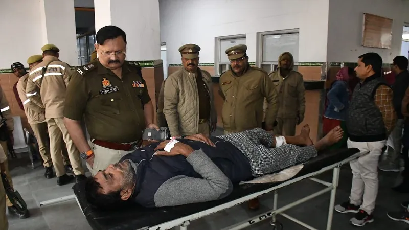 रामपुर : फरार चल रहे गो तस्कर को मुठभेड़ में लगी गोली, अस्पताल में भर्ती...तमंचा-बाइक और कारतूस बरामद