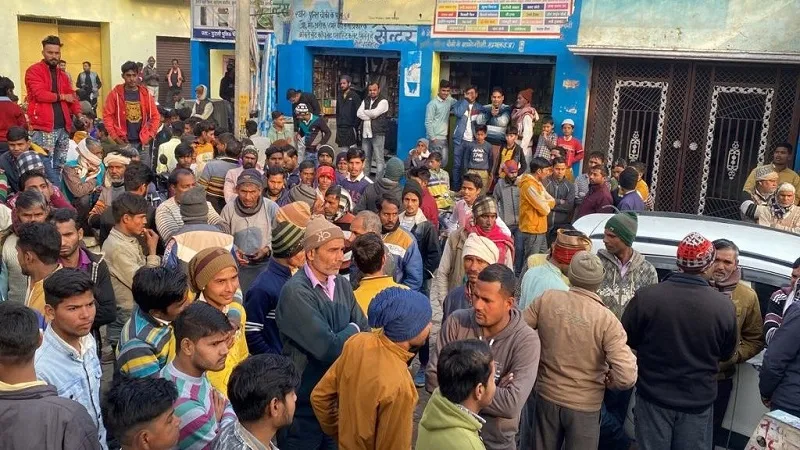 संभल: जय भीम, जय भारत का नारा लगाने पर छात्र को पीटा, विरोध में ग्रामीणों ने किया हंगामा