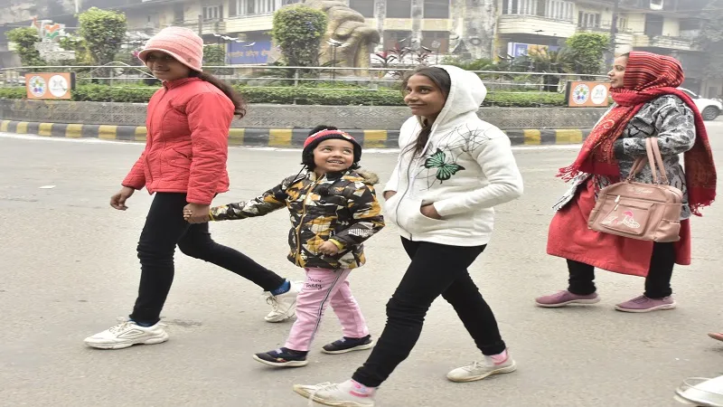 मुरादाबाद: 9 किलोमीटर प्रति घंटे की हवा ने लोगों को कंपाया, ठिठुरन बढ़ी