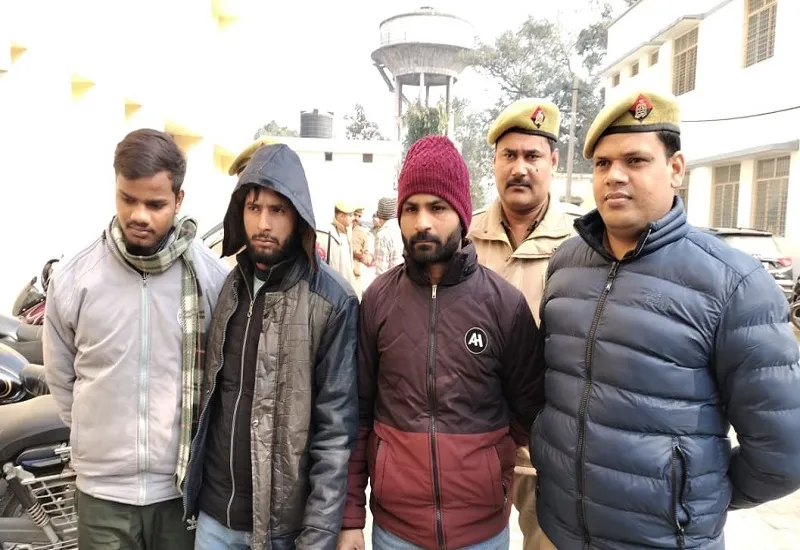 मुरादाबाद : चक्कर की मिलक में जनसेवा केंद्र में चोरी करने वाले तीन गिरफ्तार