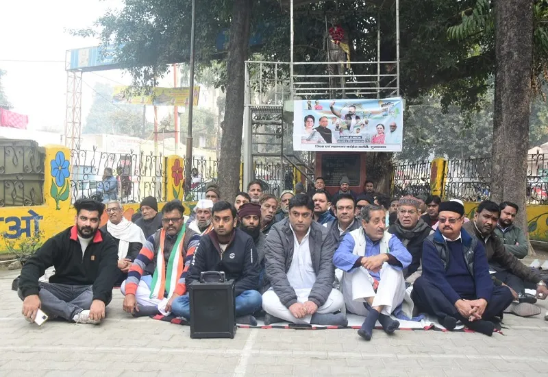 मुरादाबाद: शहीद स्मारक पर रामधुन गाकर कांग्रेसियों ने दी राष्ट्रपिता को श्रद्धांजलि