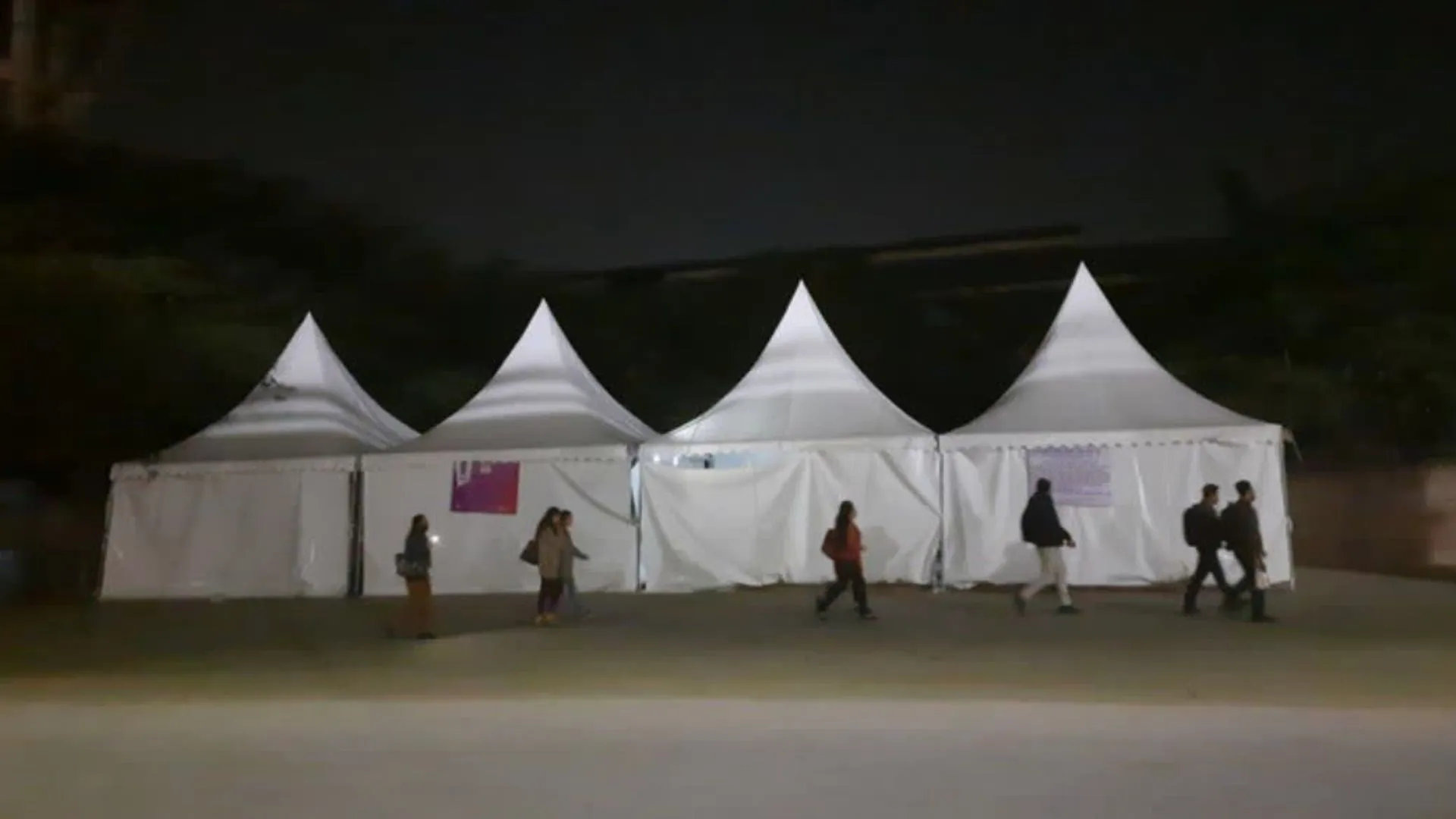 दिल्ली में बेघर लोगों को ठंड से बचाने के लिए कुल लगाए गए 190 तंबू 