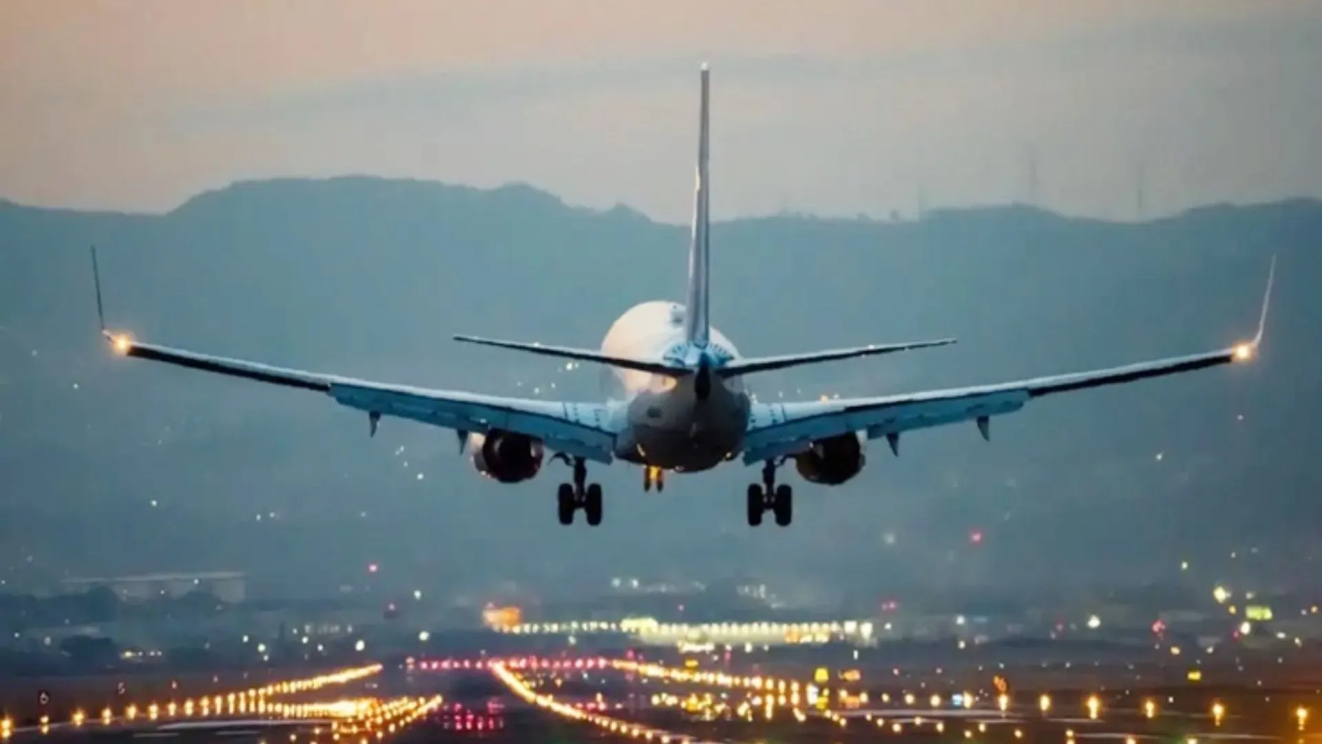 खराब मौसम के कारण दिल्ली हवाई अड्डे पर आने वाली पांच उड़ानों के मार्ग में परिवर्तन, 4 को जयपुर और 1 को अहमदाबाद भेजा