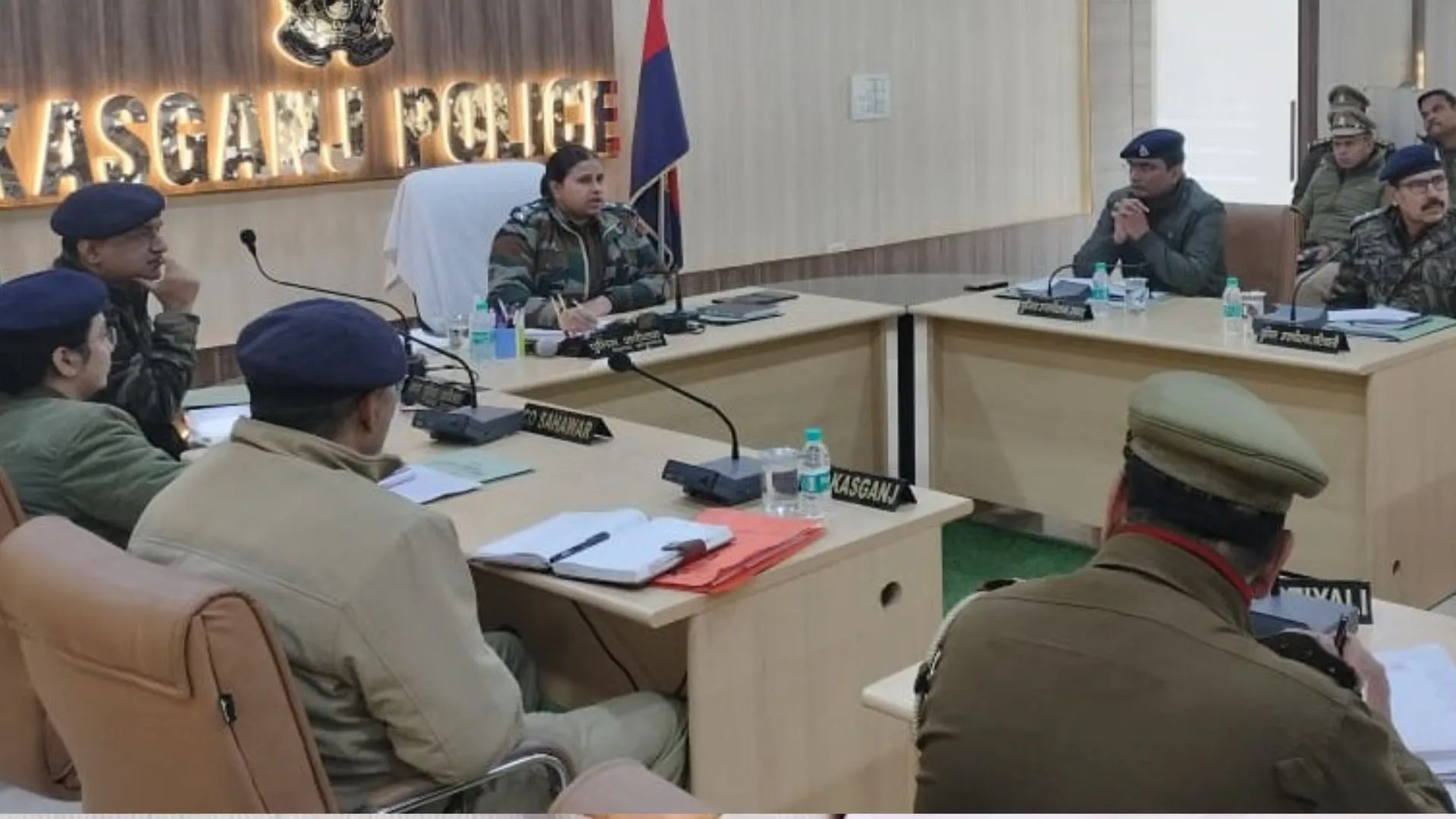 कासगंज: अवैध कारोबार होता पाया गया तो जाएगी थानेदारी, नवागत एसपी ने अपराध समीक्षा बैठक में दिए निर्देश  