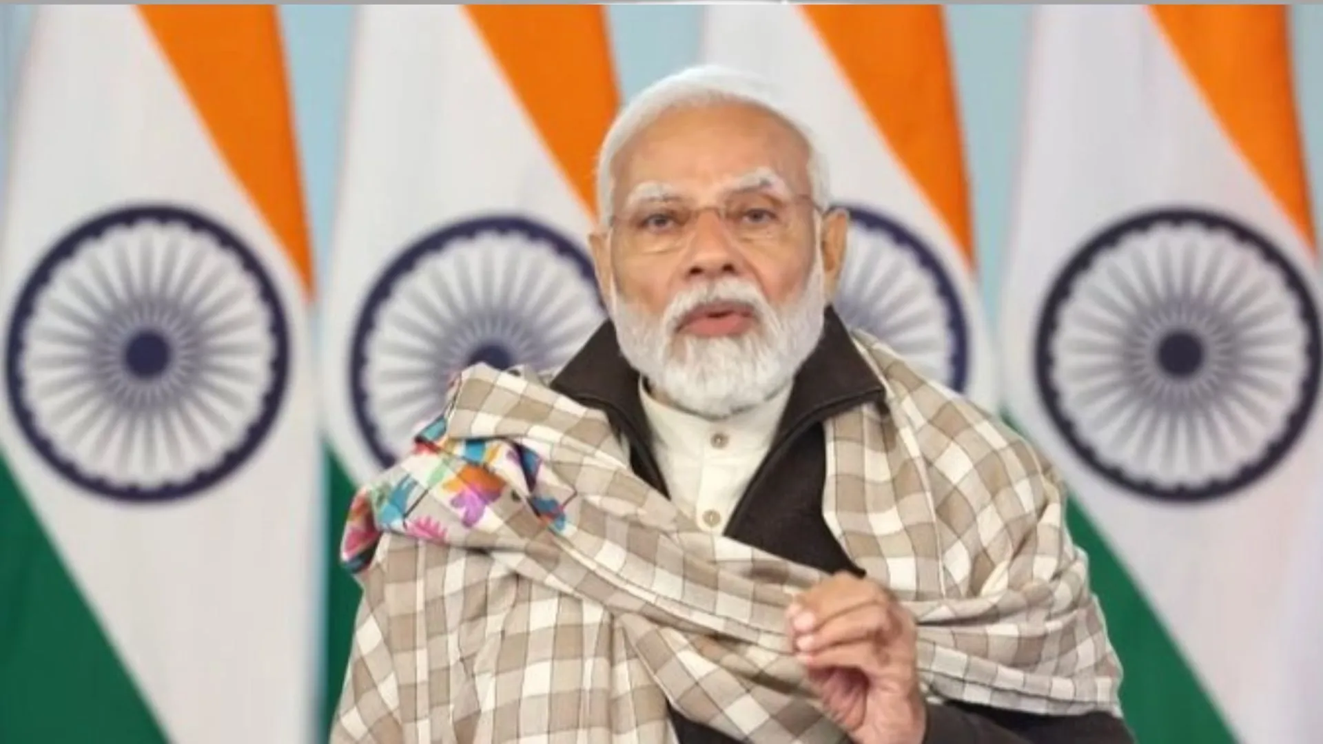  प्रधानमंत्री ने एक लाख लाभार्थियों को जारी की पहली किस्त, बोले- 'जिनको कोई नहीं पूछता था उनको मोदी पूछता भी है और पूजता भी है'