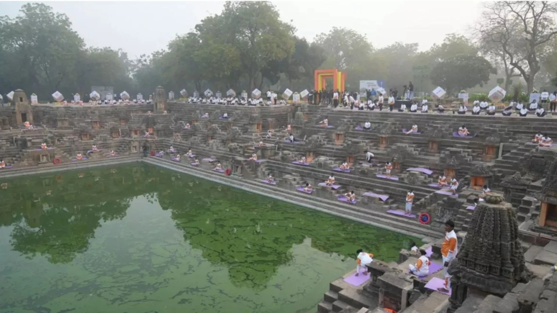 गुजरात ने 'सूर्य नमस्कार' का बनाया गिनीज विश्व रिकॉर्ड, प्रधानमंत्री मोदी और अमित शाह ने की सराहना