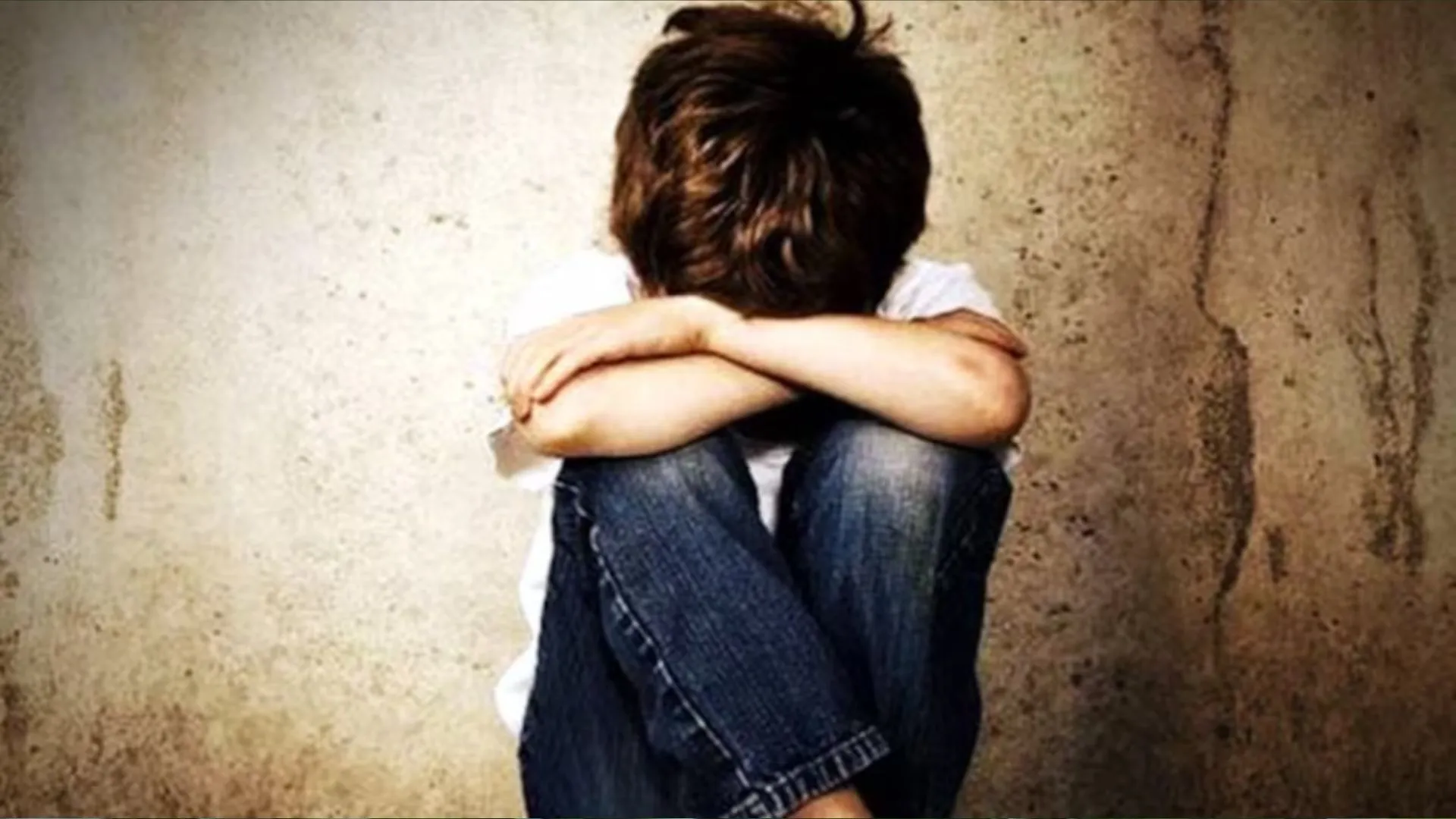 बरेली: शिक्षक ने छात्र से किया कुकर्म, धमकाकर घर से मंगाए जेवर