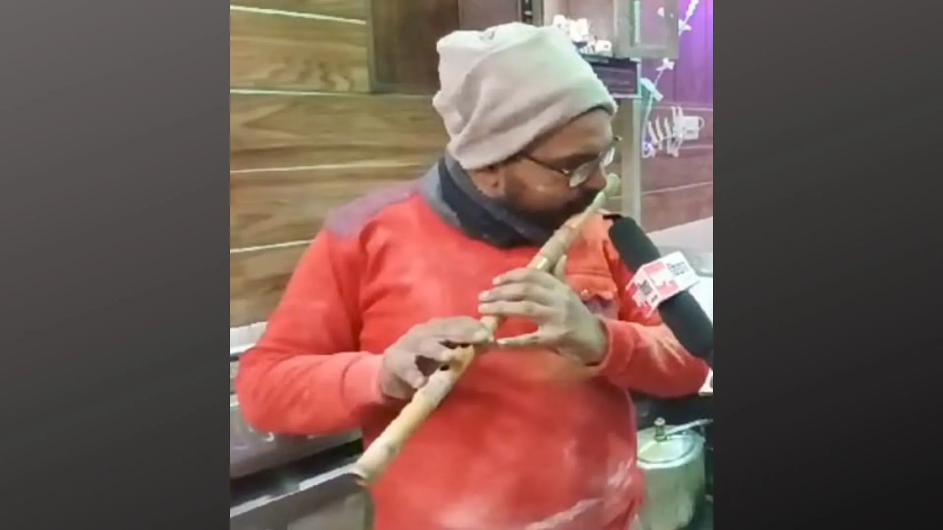 कासगंज: बांसुरी से भगवान श्रीराम की मधुर धुन सुना रहे आकाश, भक्ति में डूबे लोग