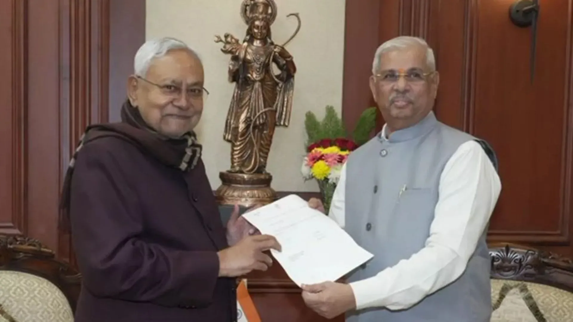 Bihar Political Crisis: नीतीश कुमार ने CM पद से दिया इस्तीफा, आज शाम को होगा शपथ ग्रहण समारोह