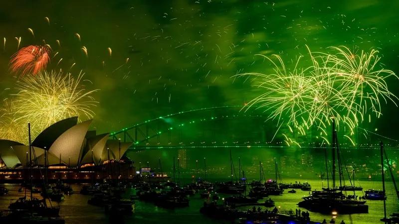 New Year 2024: पूरा एशिया नव वर्ष के जश्न में डूबा, जमकर हुई आतिशबाजी