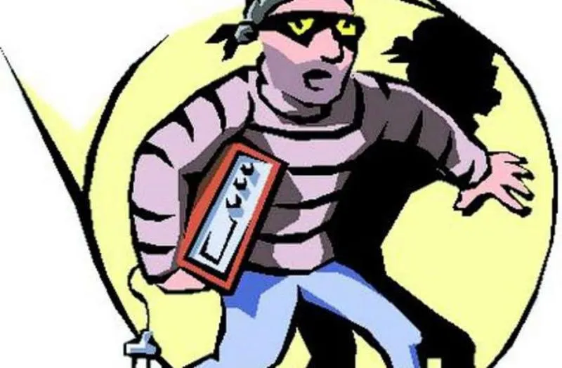 काशीपुर: टावर का केज काटकर बैटरी चोरी कर ले गए चोर