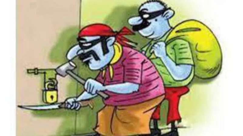 मुरादाबाद : घर का ताला तोड़कर 1.5 लाख की नकदी समेत लाखों की चोरी