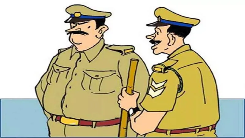 मुरादाबाद : अपराध छोड़ कोई ई-रिक्शा चला रहा तो कोई कर रहा मजदूरी