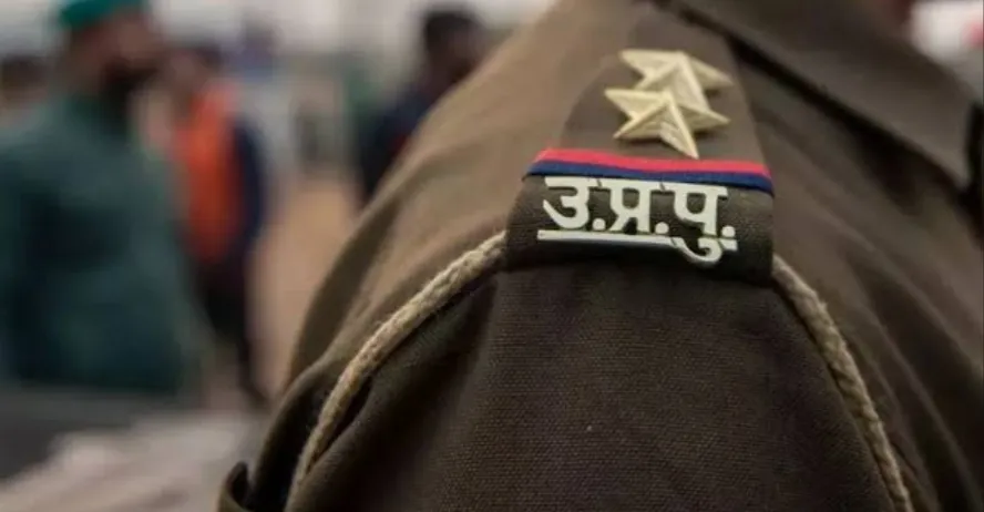Kanpur Crime: स्थानांतरण से नाराज दरोगा का इंस्पेक्टर से जमकर हुआ विवाद, साथी पुलिसकर्मियों ने किया बीच बचाव