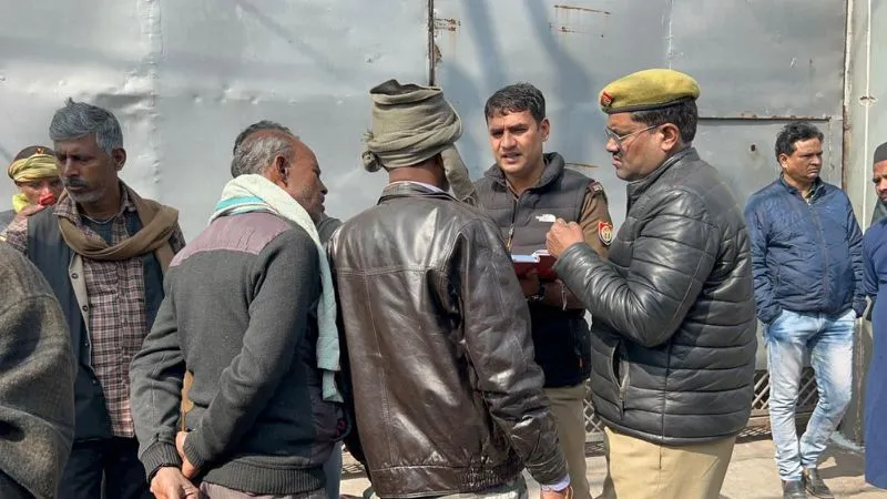 Kanpur News: अधेड़ की टेनरी में मौत... परिजनों ने शव रखकर मुआवजे की मांग को लेकर किया हंगामा, जांच में जुटी पुलिस