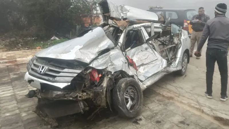 Kannauj Accident: आगरा लखनऊ एक्सप्रेस वे पर ट्रक में घुसी कार... दो युवकों की मौत, नोएडा से बिहार जा रहे थे
