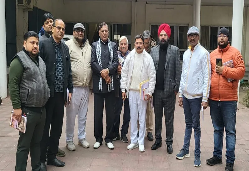 मुरादाबाद : आयकर में बढ़े छूट, विदेशों की तरह व्यापारियों को मिले शिक्षा स्वास्थ्य की निशुल्क सुविधा