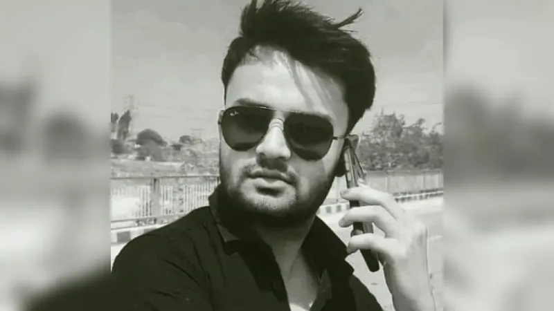 Kanpur Suicide: घरवालों से झगड़ा कर जीवनलीला की समाप्त... परिजनों ने बुलाई थी पुलिस, फोरेंसिक टीम ने जुटाए साक्ष्य