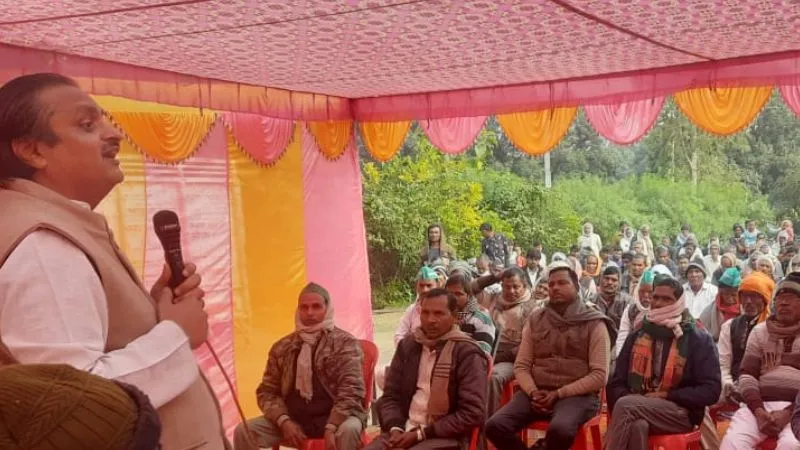 Unnao में जमीन का सर्किल रेट कम होने से किसानों में रोष, किसान नेता अजय अनमोल की अगुवाई में हुई बैठक