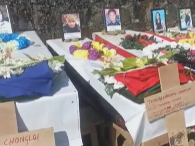 मणिपुर: गोलीबारी में मारे गए पांच लोगों का किया गया अंतिम संस्कार, लोगों ने की सोशल मीडिया पर भड़काऊ बयान न देने की अपील 