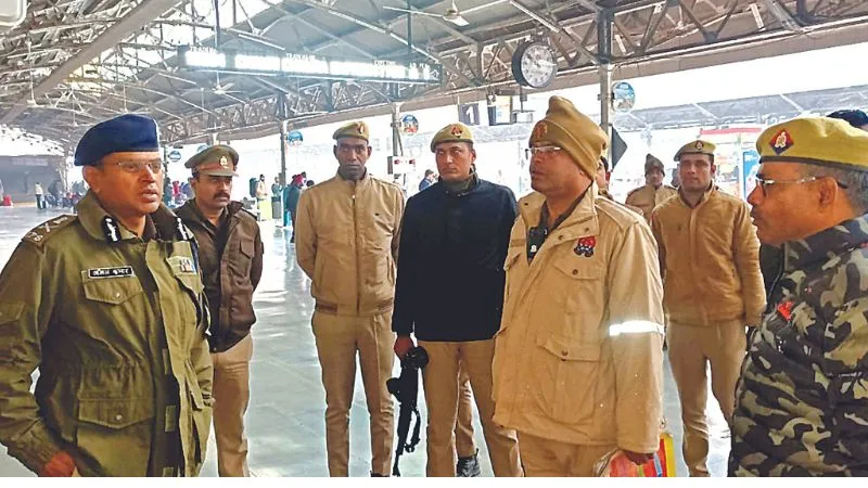 Ayodhya Ram Mandir: Kanpur के संवेदनशील और अतिसंवेदनशील इलाकों में बढ़ी चौकसी, मिलेट्री इंटेलीजेंस अलर्ट