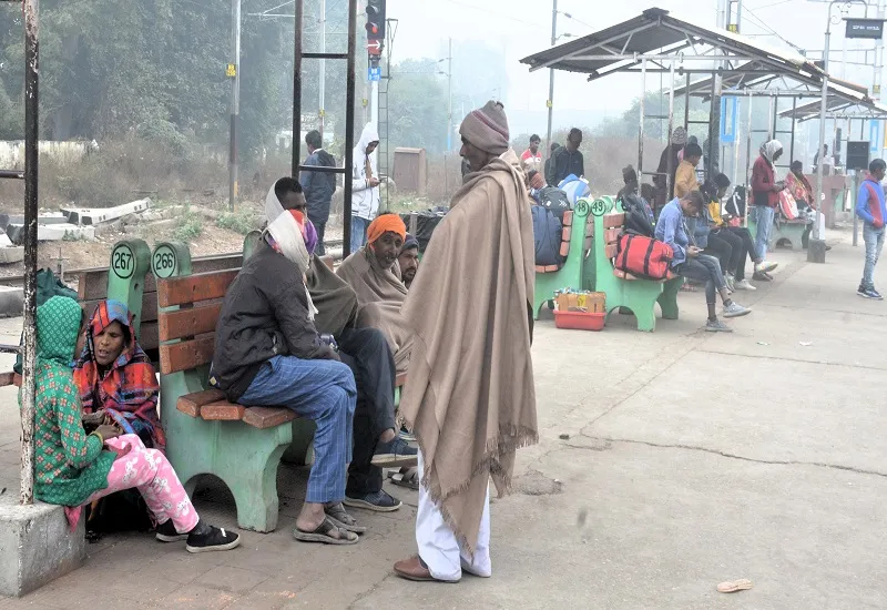 मुरादाबाद : फिर निरस्त हुई उत्तरांचल संपर्क क्रांति एक्सप्रेस, दिल्ली के यात्री लौटे
