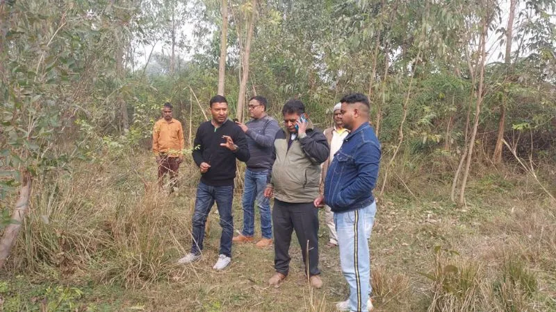Unnao News: कुशालखेड़ा गांव के जंगलों में वन विभाग के अधिकारियों की खोजबीन, चरवाहों ने बड़े जानवर की देखी थी चहलकदमी