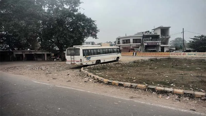 बहराइच: अधिकारियों की मिलीभगत से सरकार को लग रहा चूना, डग्गामार बसें 'सरकारी खजाने' पर डाल रहीं डाका!
