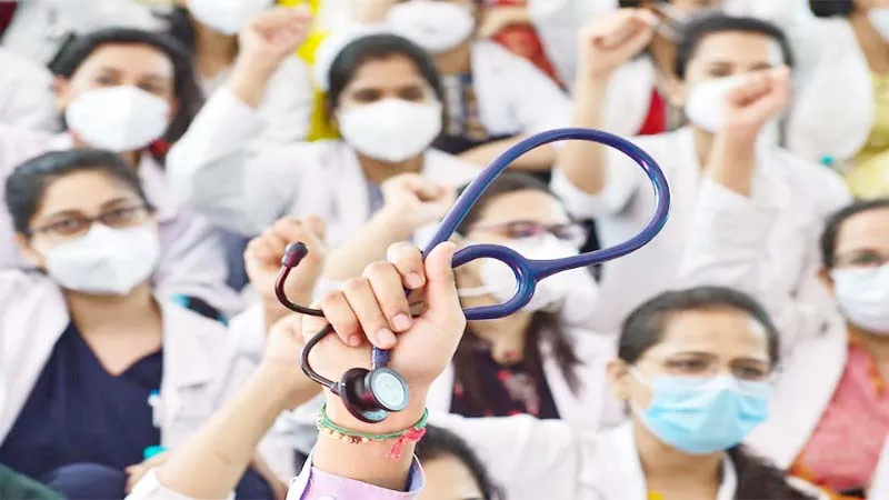 लखनऊ: नेशनल कमीशन ऑफ होम्योपैथी से मिलकर अपनी मांग रखेंगे BHMS, BAMS और BUMS के स्टूडेंट 