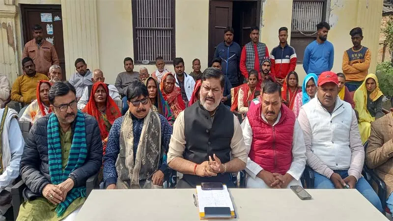 विकास के नाम पर अयोध्या में चल रही संगठित लूट: पवन पांडेय