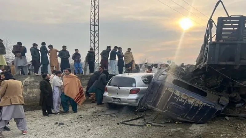Video : पाकिस्तान में पुलिस वाहन को निशाना बनाकर विस्फोट, छह पुलिसकर्मियों की मौत, 22 घायल 