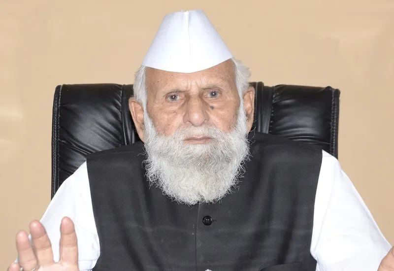 संभल: 94 साल के डॉ. बर्क फिर उतरेंगे चुनावी मैदान में, सपा ने बनाया उम्मीदवार